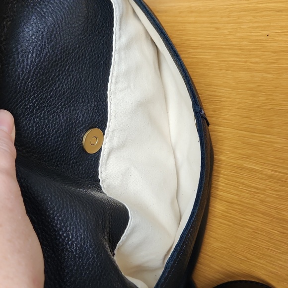 Margot New York Mickey Double Zipper versatile Hobo - Picture 7 of 15